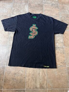 Vintage Y2K SHAKE JUNT Skatebaords Black Tee Shirt